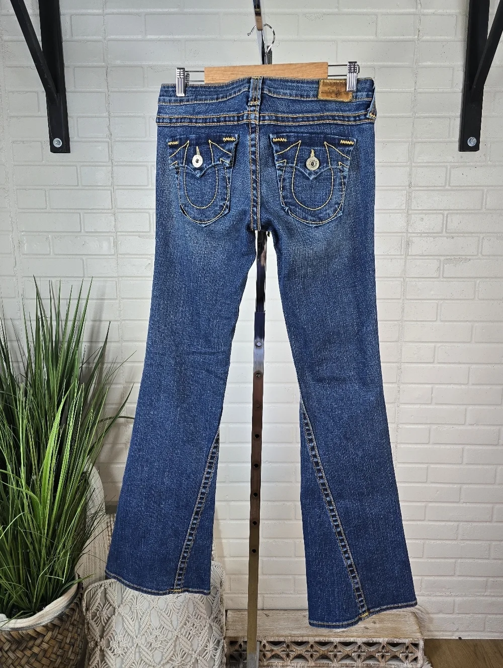 Y2k True Religion Low Rise Flare Jeans Size 31 Medium Wash - Picture 3 of 12